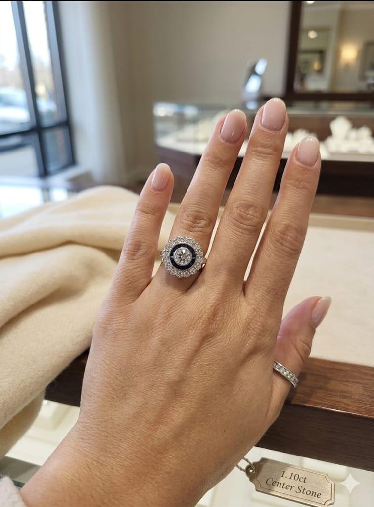 DIAMOND AND SAPPHIRE CLUSTER RING WHITE GOLD