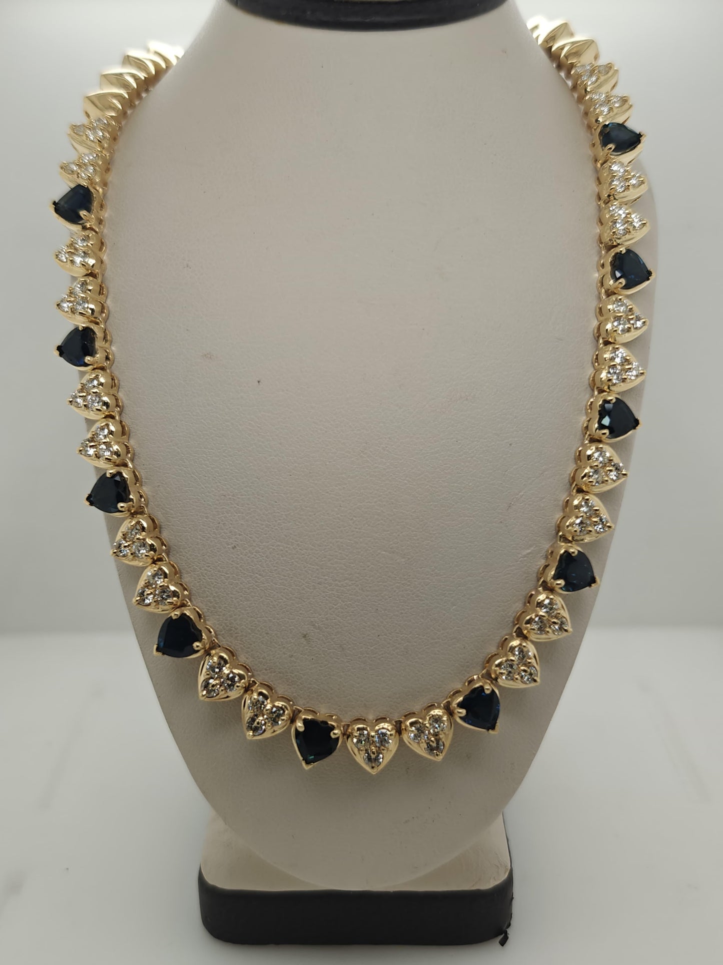 DIAMOND AND SAPPHIRE HEART SHAPED NECKLACE YELLOW GOLD