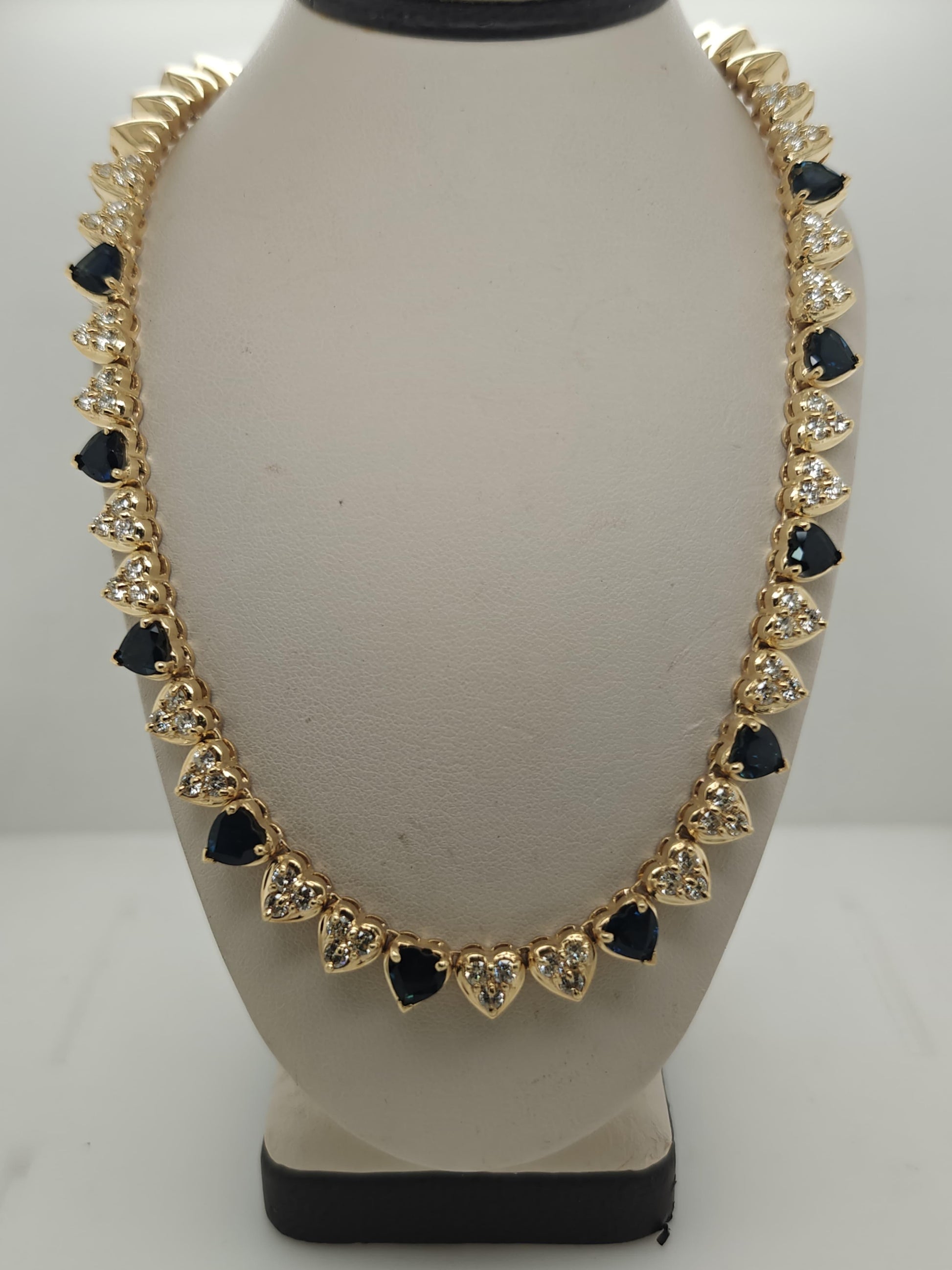 DIAMOND AND SAPPHIRE HEART SHAPED NECKLACE YELLOW GOLD