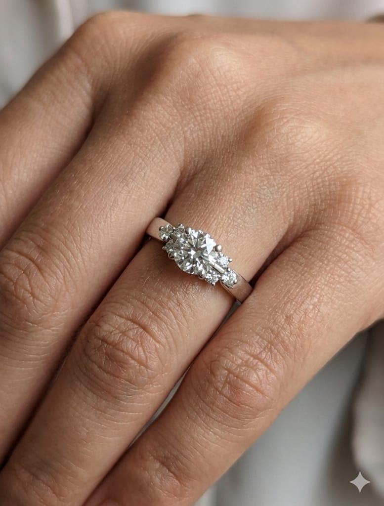 DIAMOND ENGAGEMENT RING 0.90CT ROUND WHITE GOLD