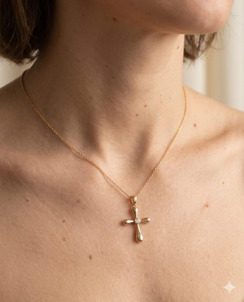 CROSS PENDANT NECKLACE WITH A DIAMOND CENTER YELLOW GOLD