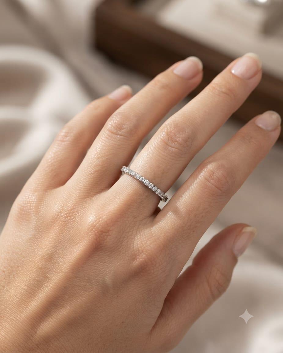 THIN DIAMOND ETERNITY BAND RING 0.35CTW WHITE GOLD