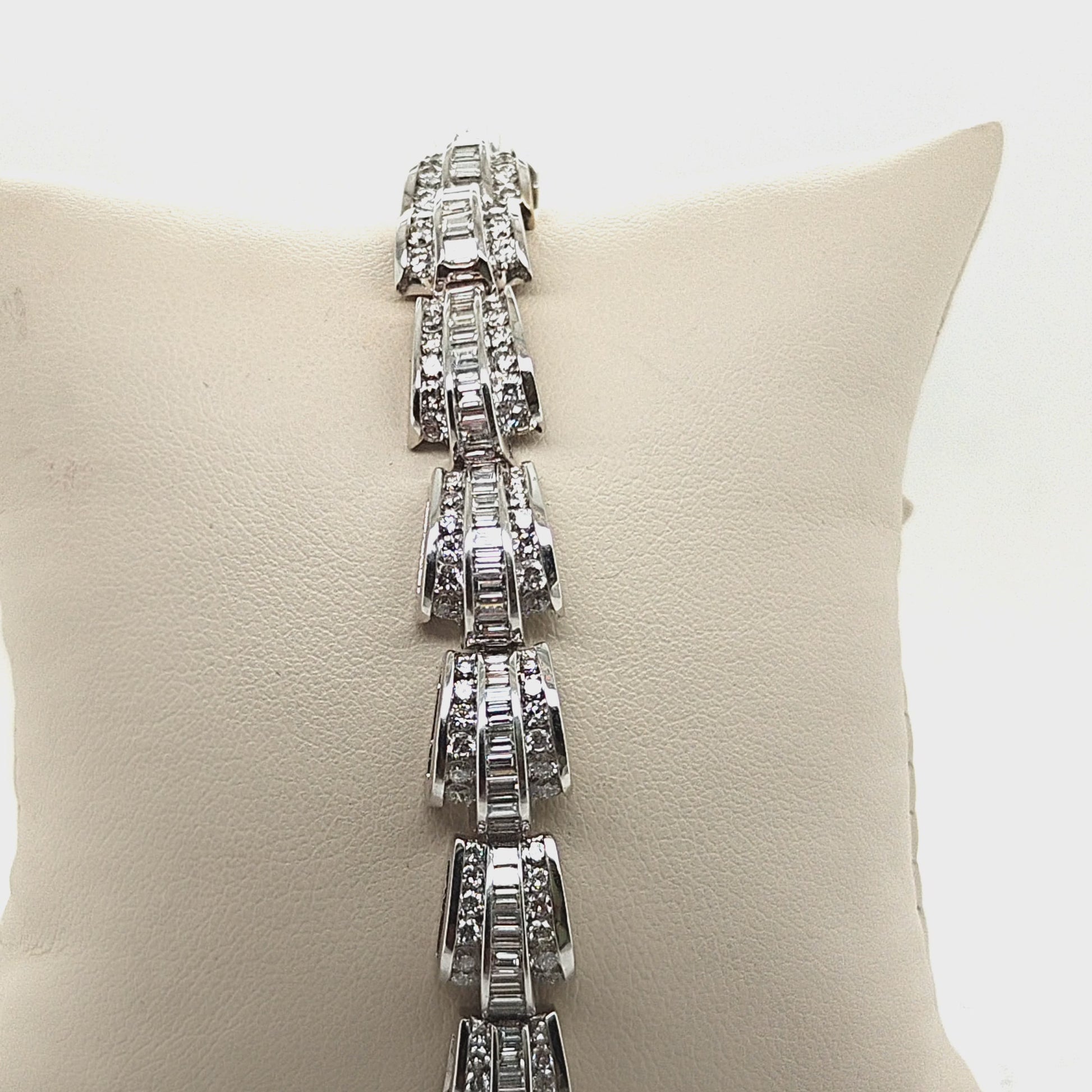 DIAMOND LINK BRACELET BAGUETTE AND ROUND 9.6CT WHITE GOLD