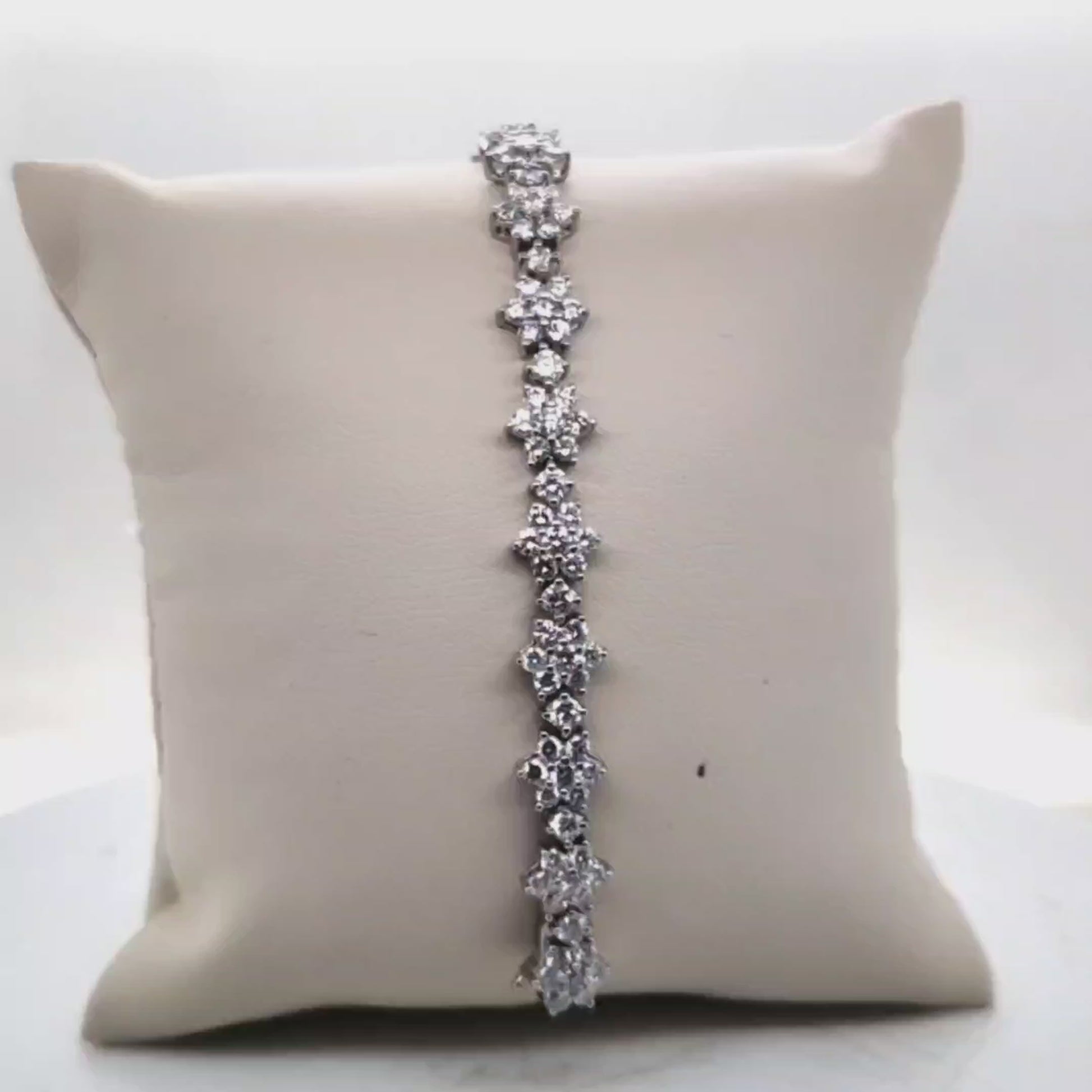 DIAMOND CLUSTER BRACELET PLATINUM 6.02CTW
