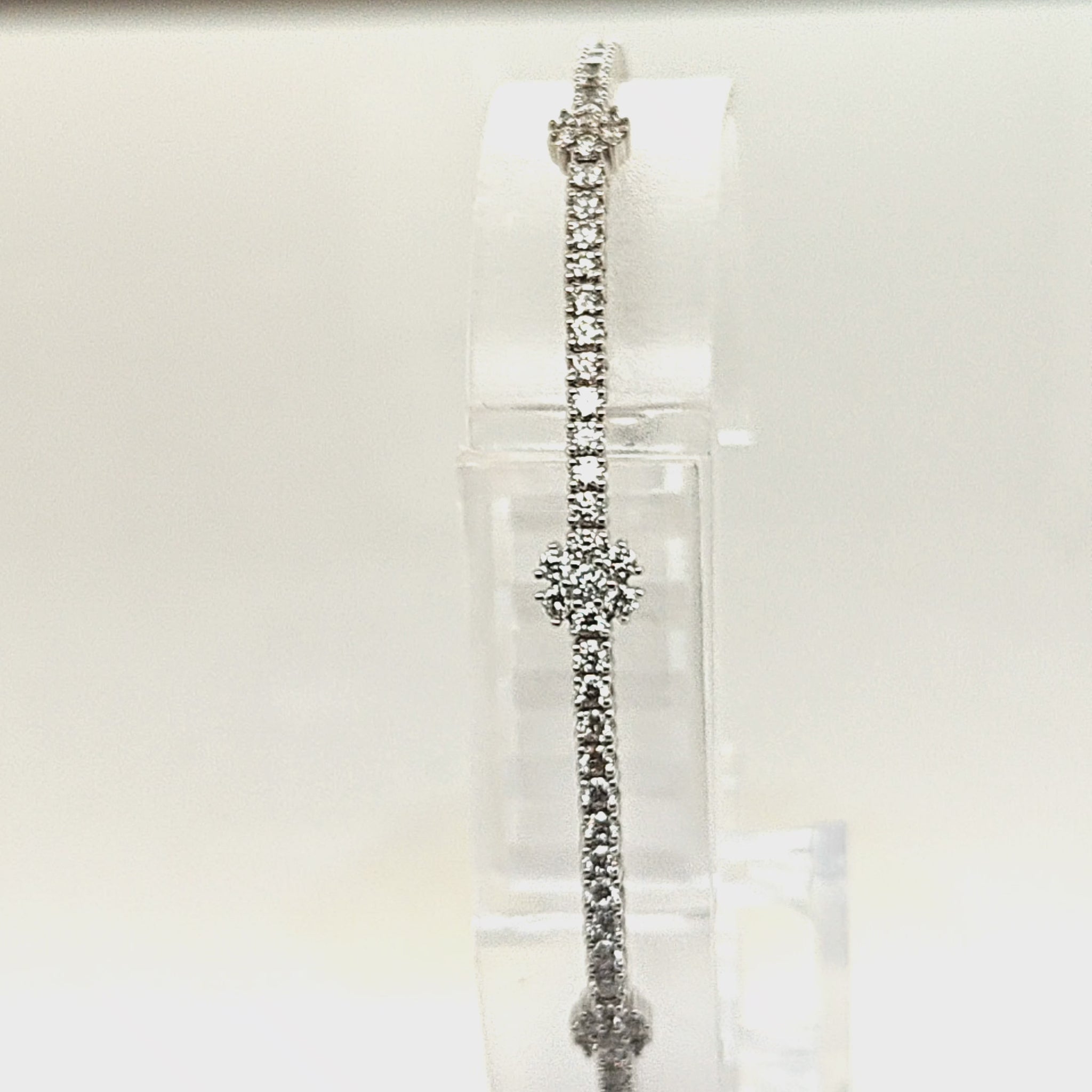 BANGLE BRACELET FLEXIBLE 3 CLUSTER DIAMOND 14KT WHITE GOLD