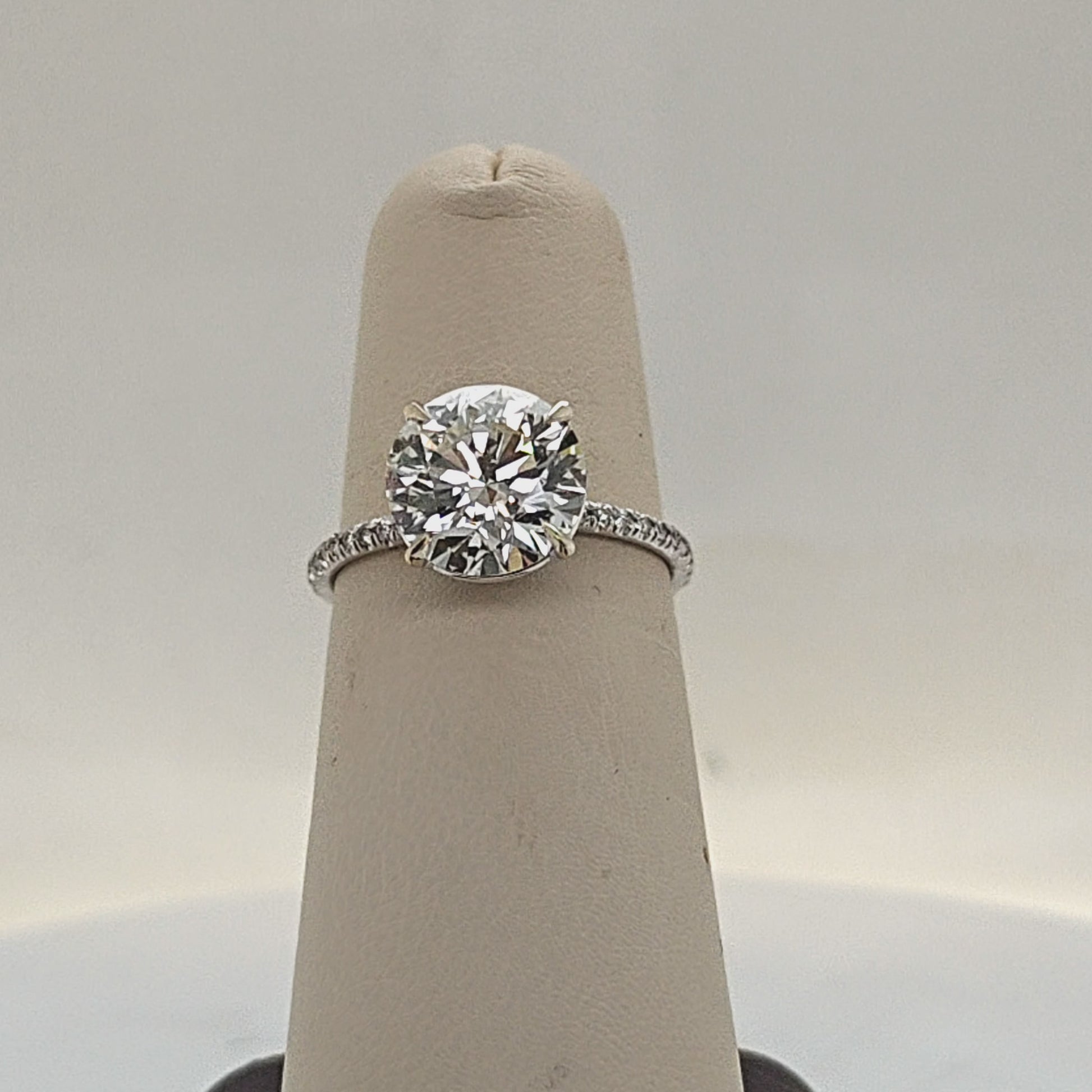 DIAMOND ENGAGEMENT RING 3.06CT GIA J-VS1 WHITE GOLD