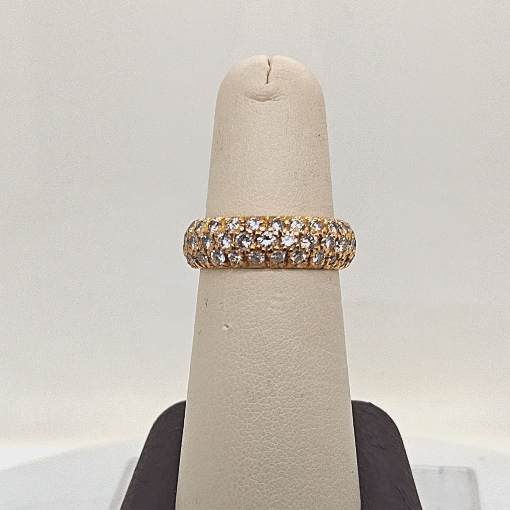 DIAMOND PAVE ETERNITY BAND YELLOW GOLD 2.55CT