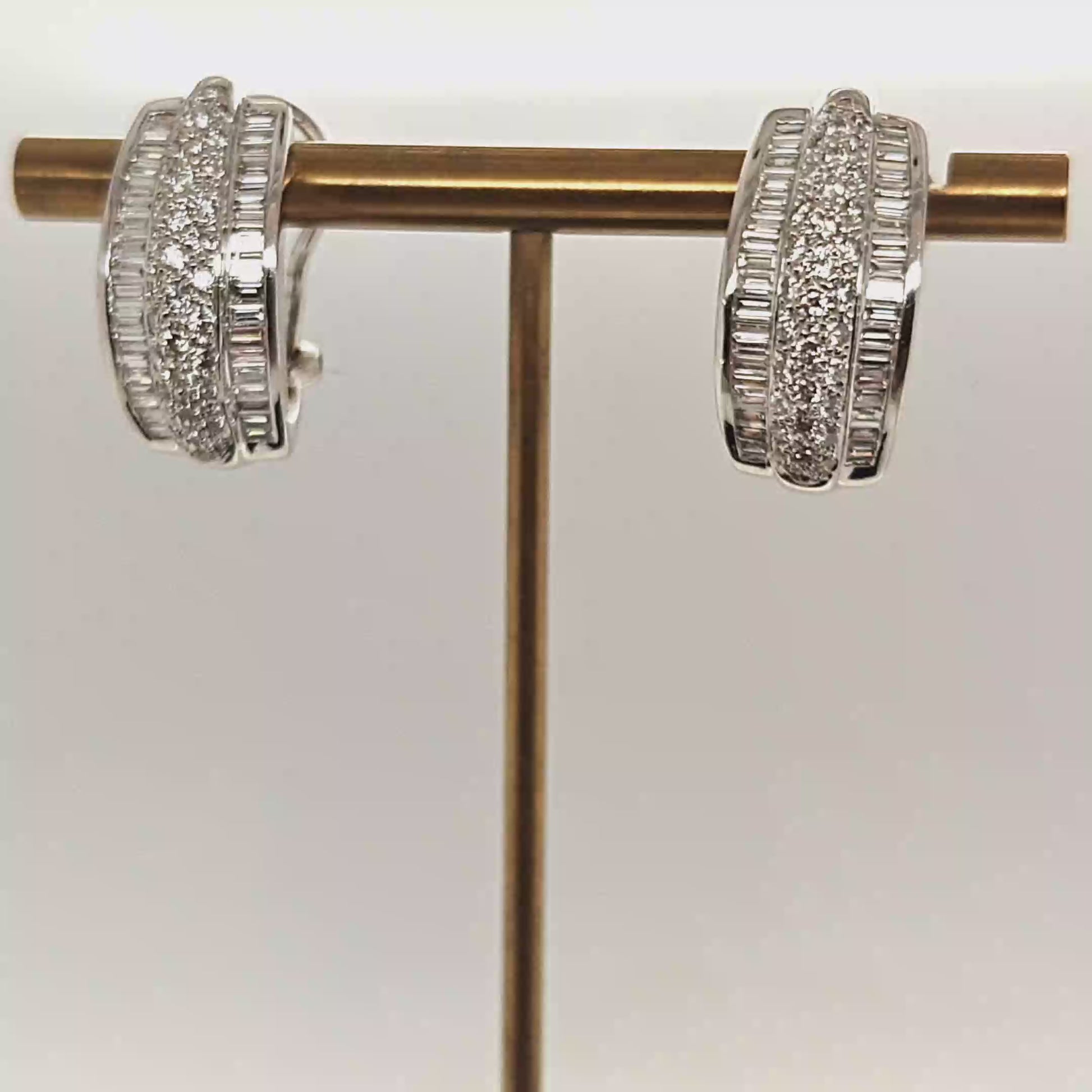 DIAMOND EARRINGS BAGUETTE AND ROUND 3.5CT WHITE GOLD