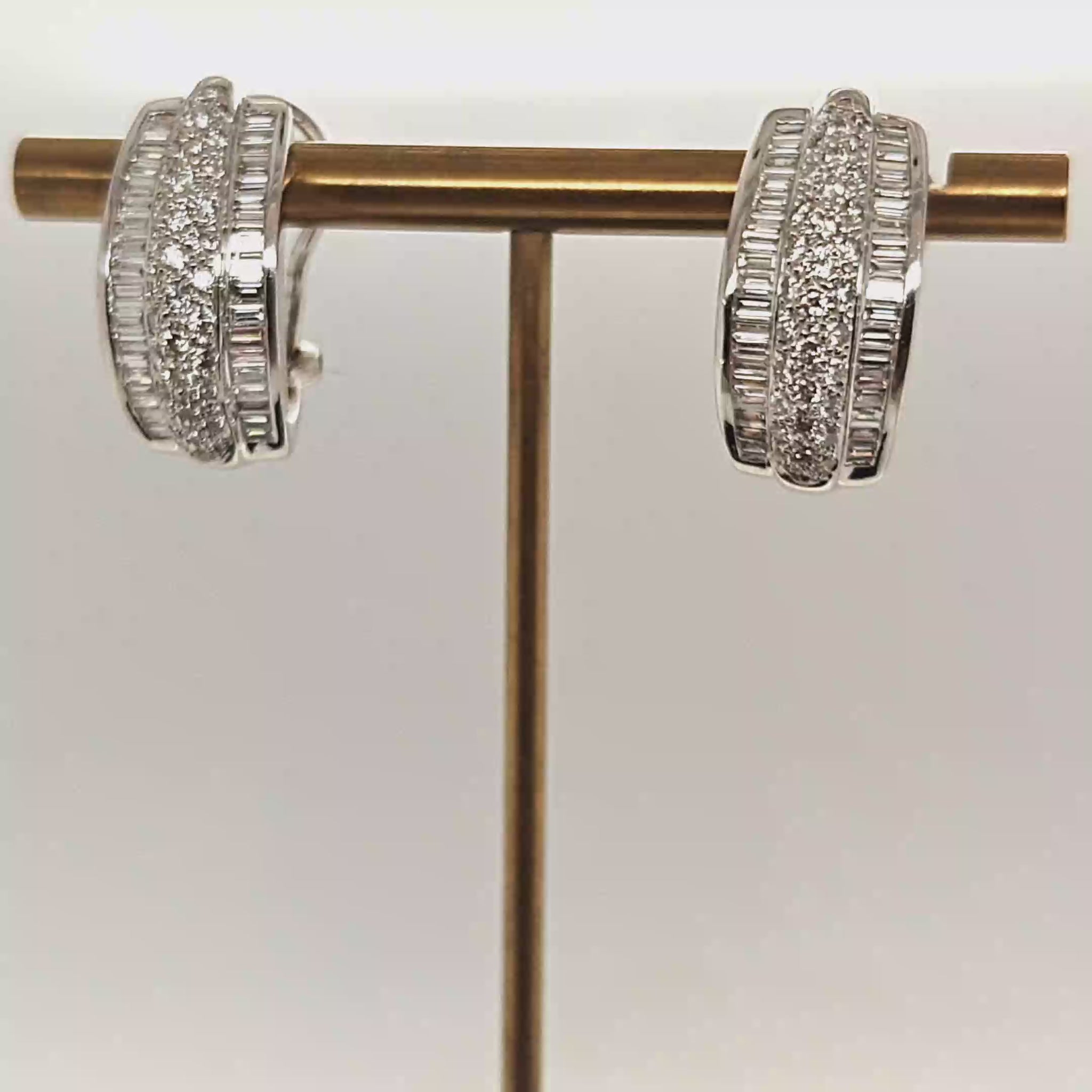 DIAMOND EARRINGS BAGUETTE AND ROUND 3.5CT WHITE GOLD