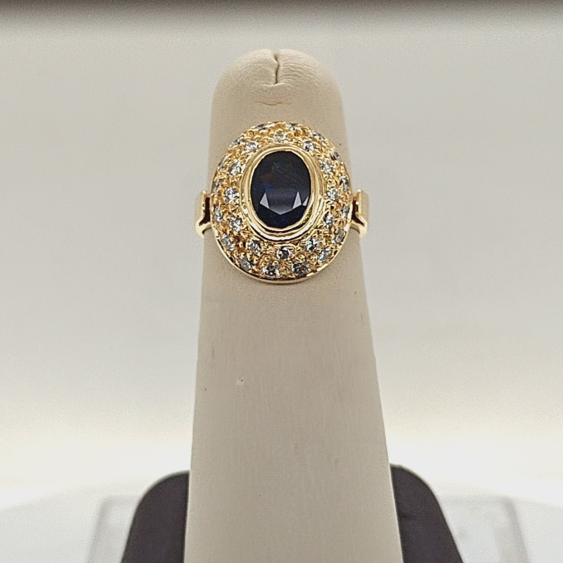 SAPPHIRE AND DIAMOND RING YELLOW GOLD
