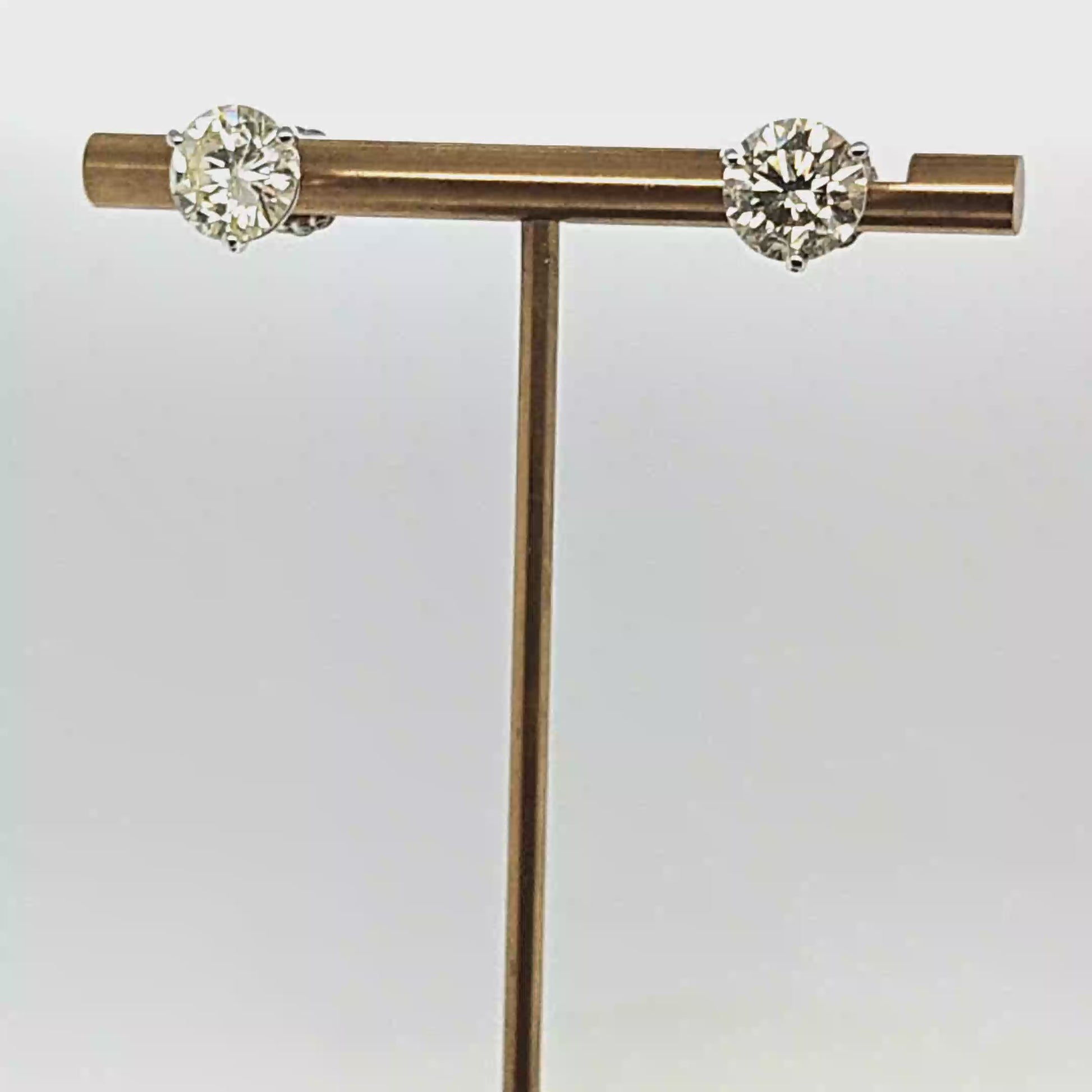 4.47CT DIAMOND STUD EARRINGS 4.47CT WHITE GOLD MARTINI SETTING
