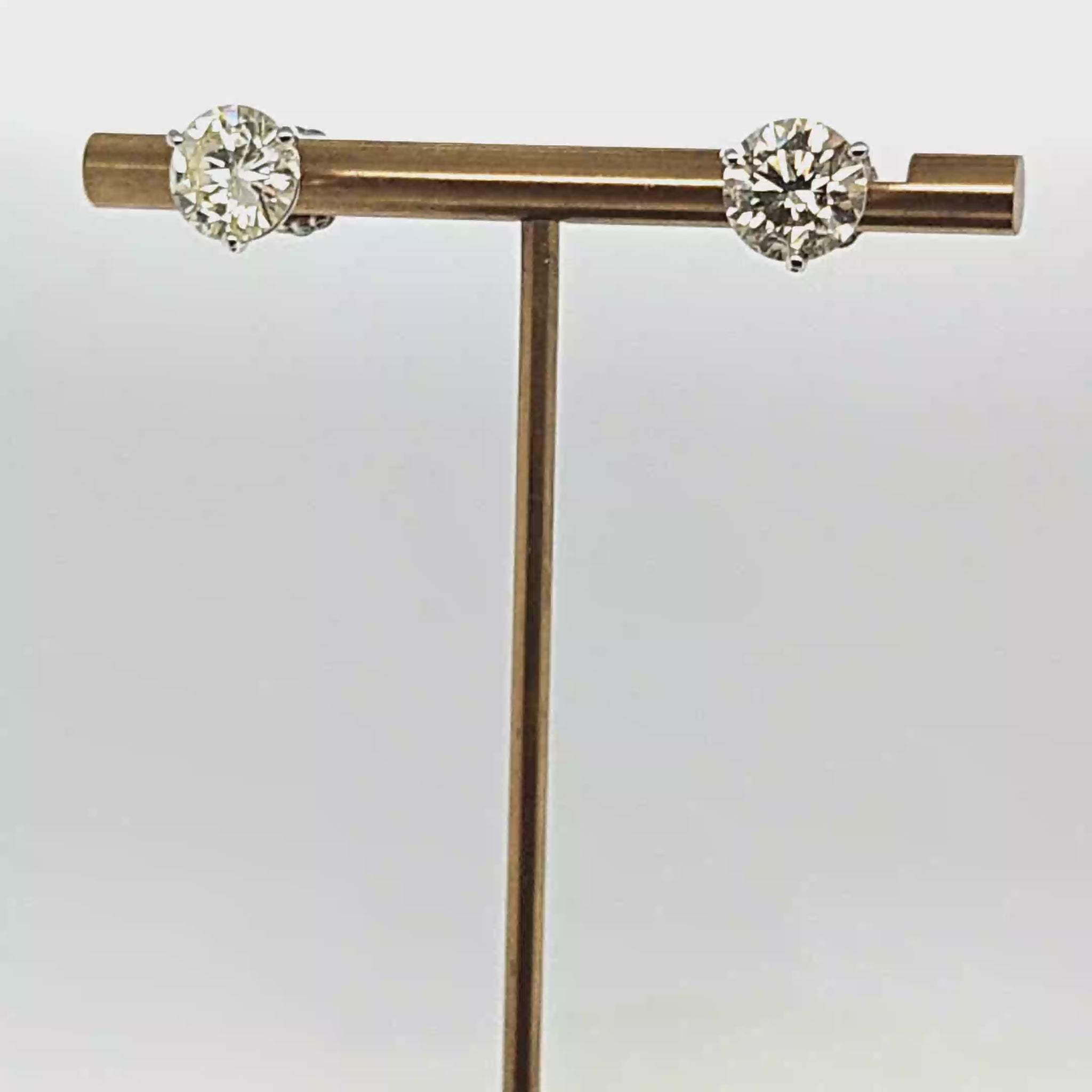 4.47CT DIAMOND STUD EARRINGS 4.47CT WHITE GOLD MARTINI SETTING