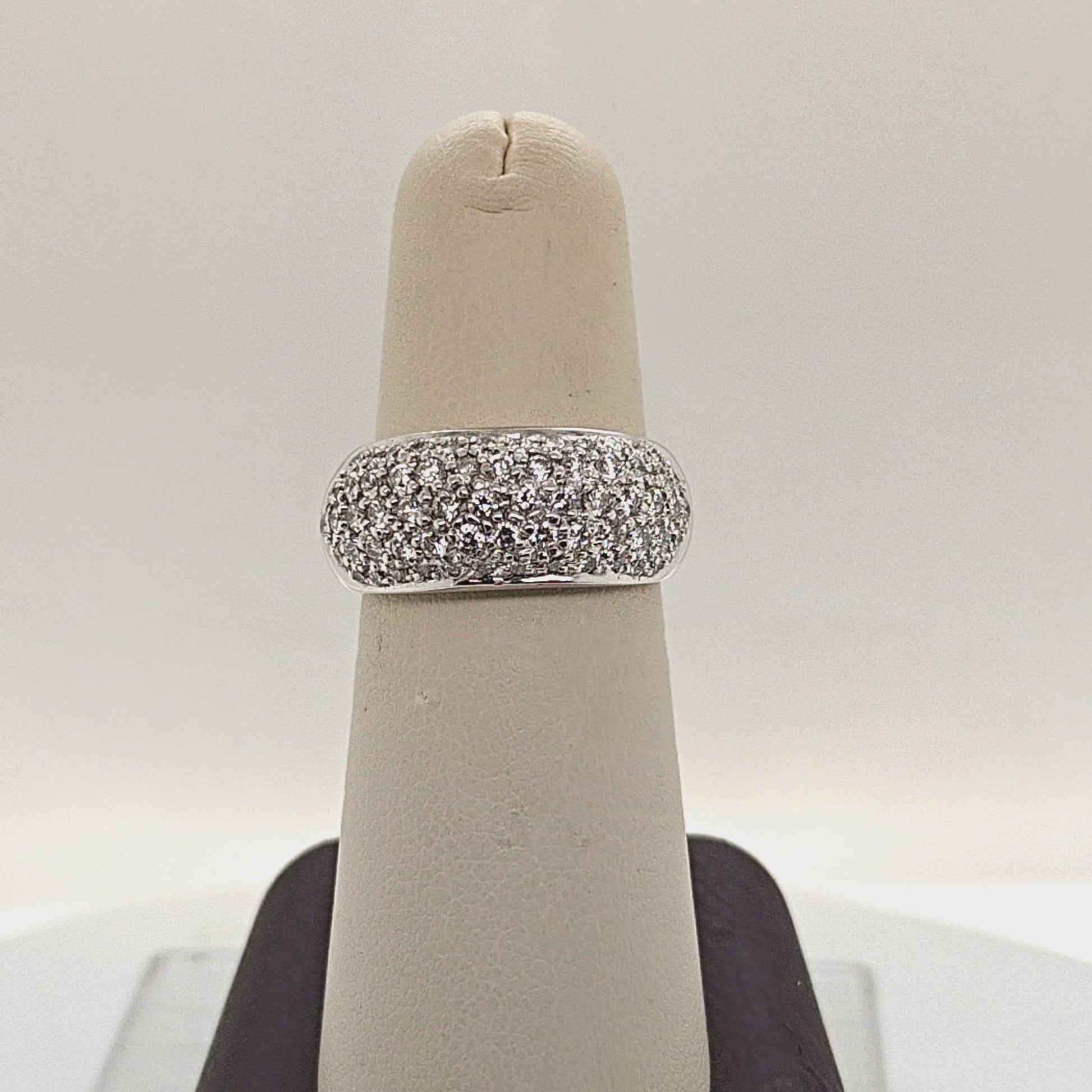DIAMOND PAVE BAND RING 1.37CT WHITE GOLD