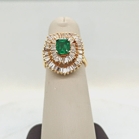EMERALD AND DIAMOND COCKTAIL RING YELLOW GOLD