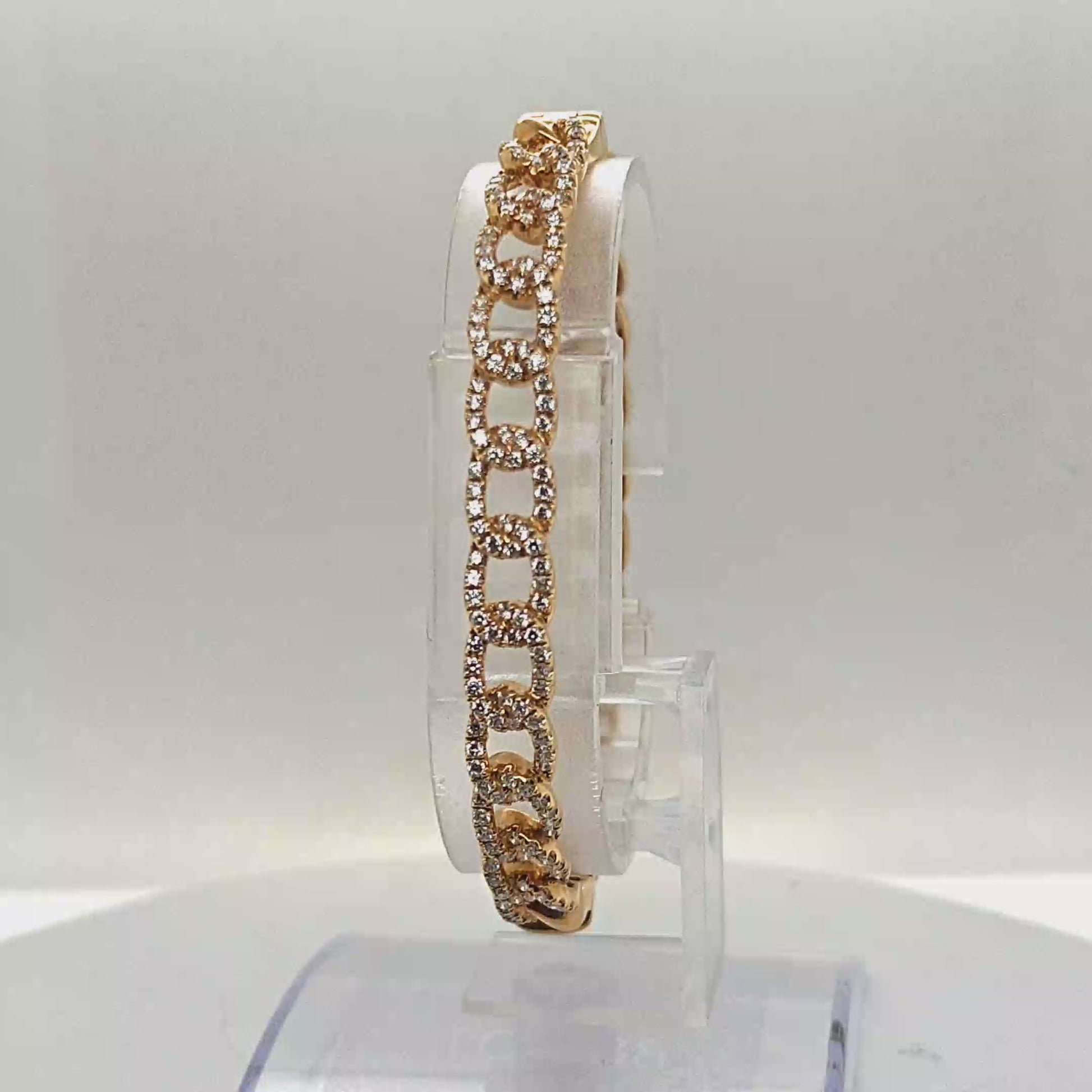 DIAMOND BANGLE BRACELET 1.73CT YELLOW GOLD