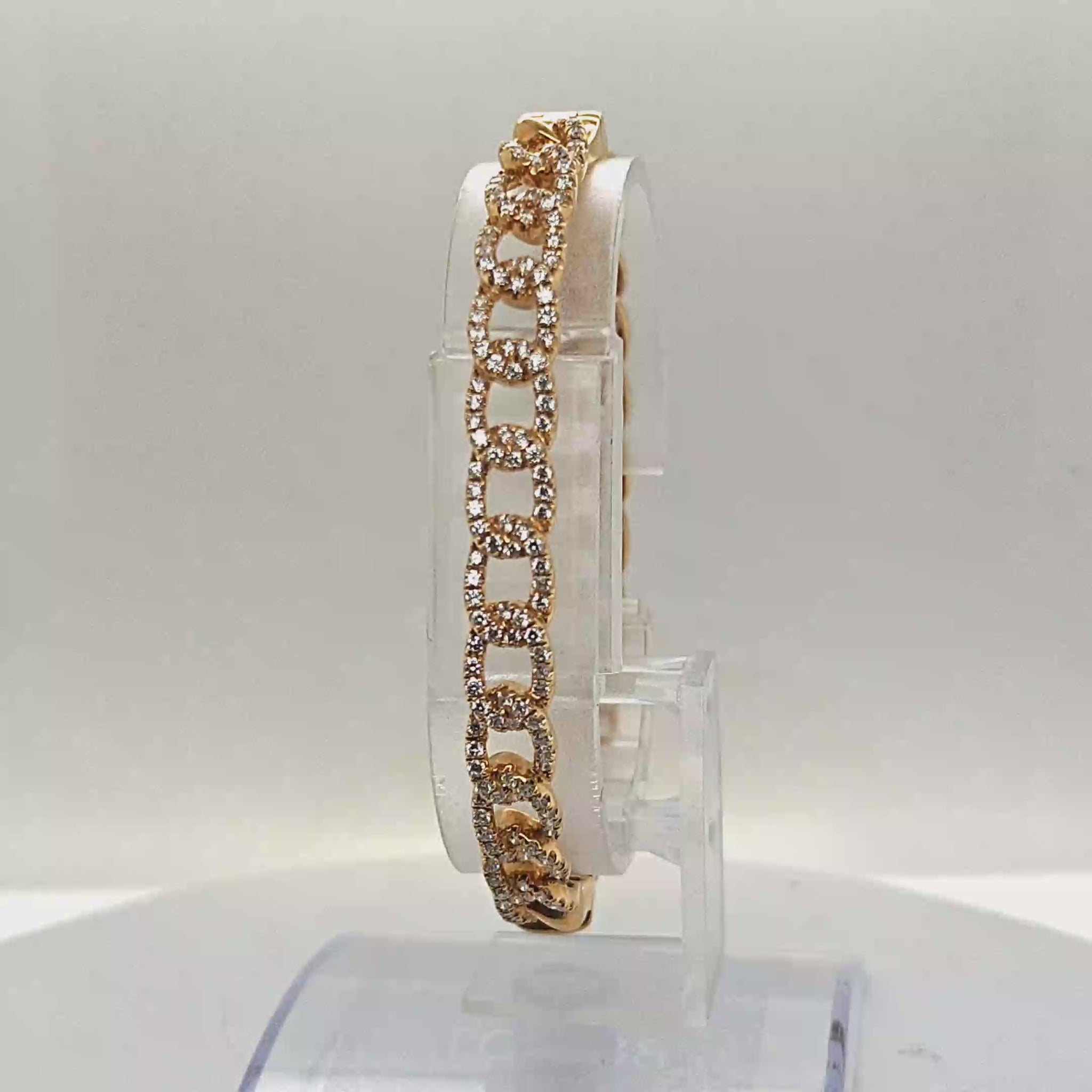 DIAMOND BANGLE BRACELET 1.73CT YELLOW GOLD