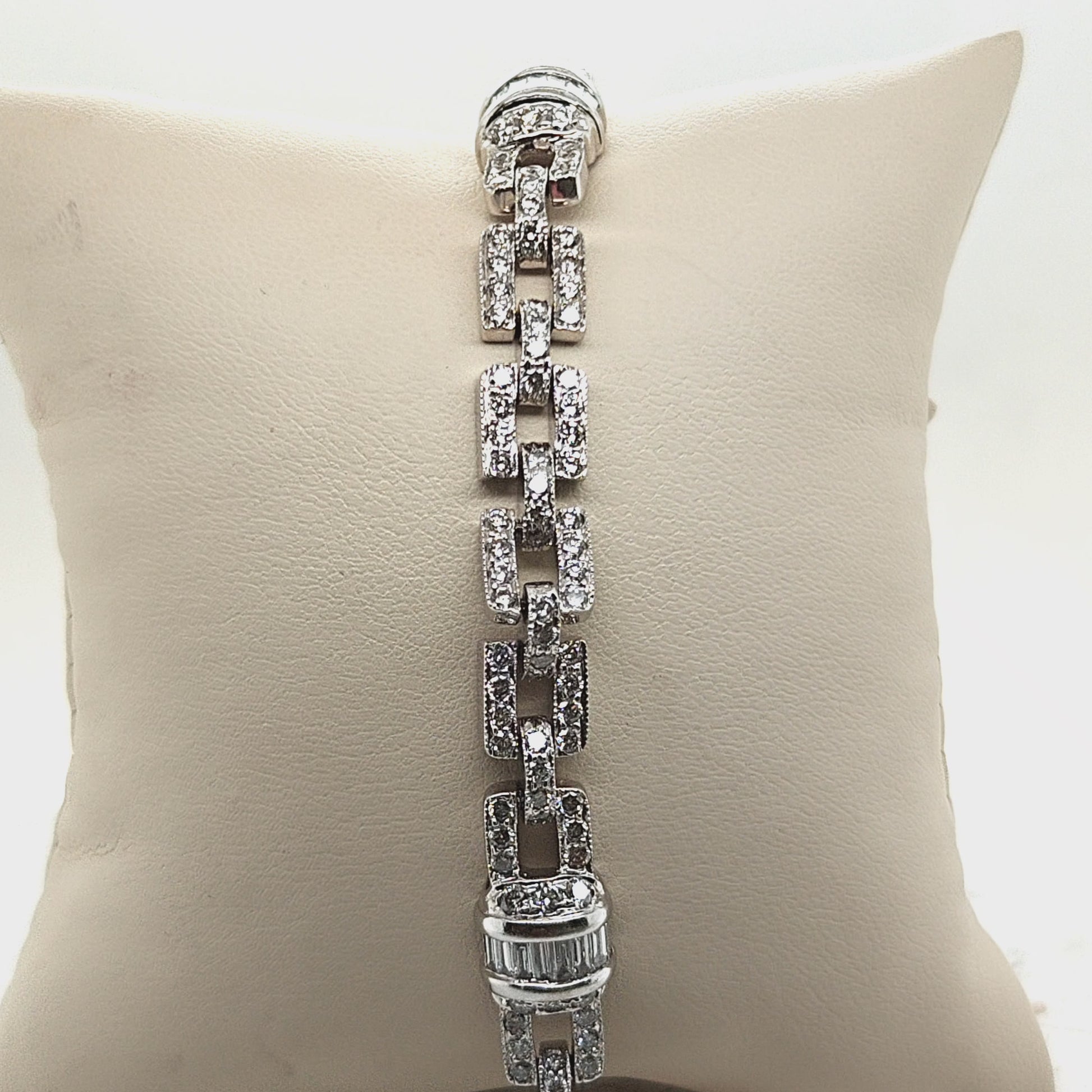 DIAMOND BRACELET ROUND AND BAGUETTE 5.35CT WHITE GOLD