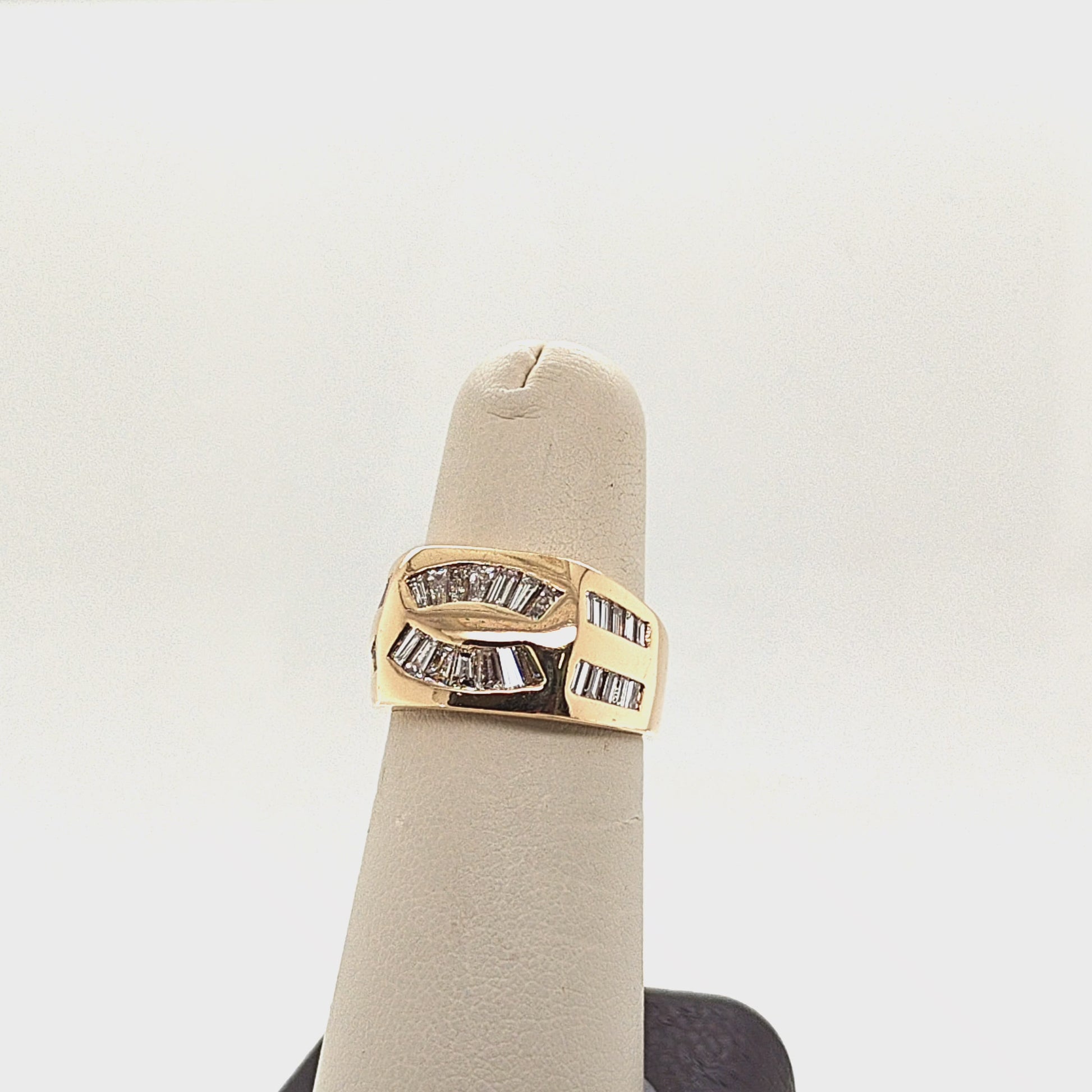 DIAMOND BAGUETTE RING CHANNEL SET 1.10CT YELLOW GOLD
