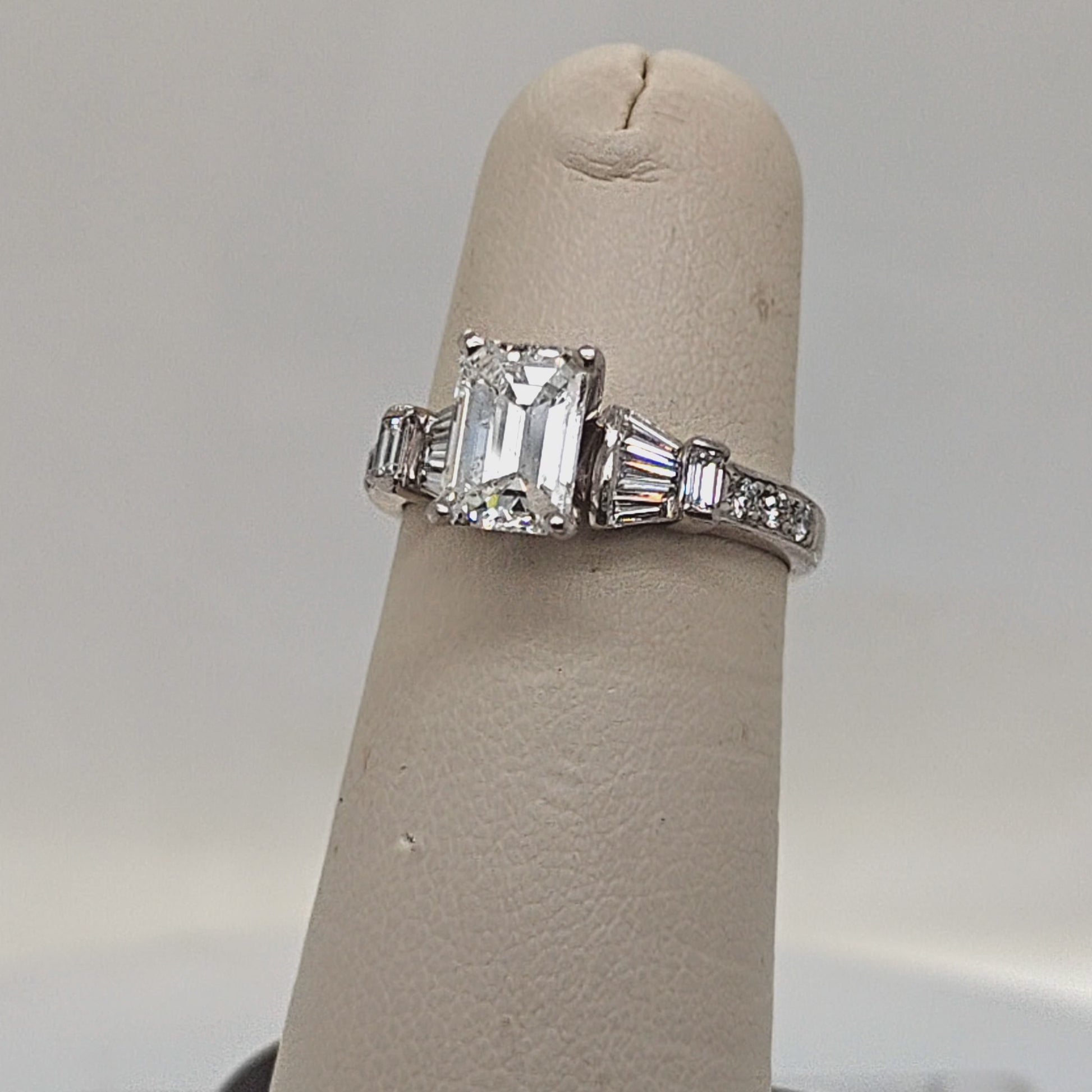 EMERALD CUT 1.27CT DIAMOND ENGAGEMENT RING WHITE GOLD