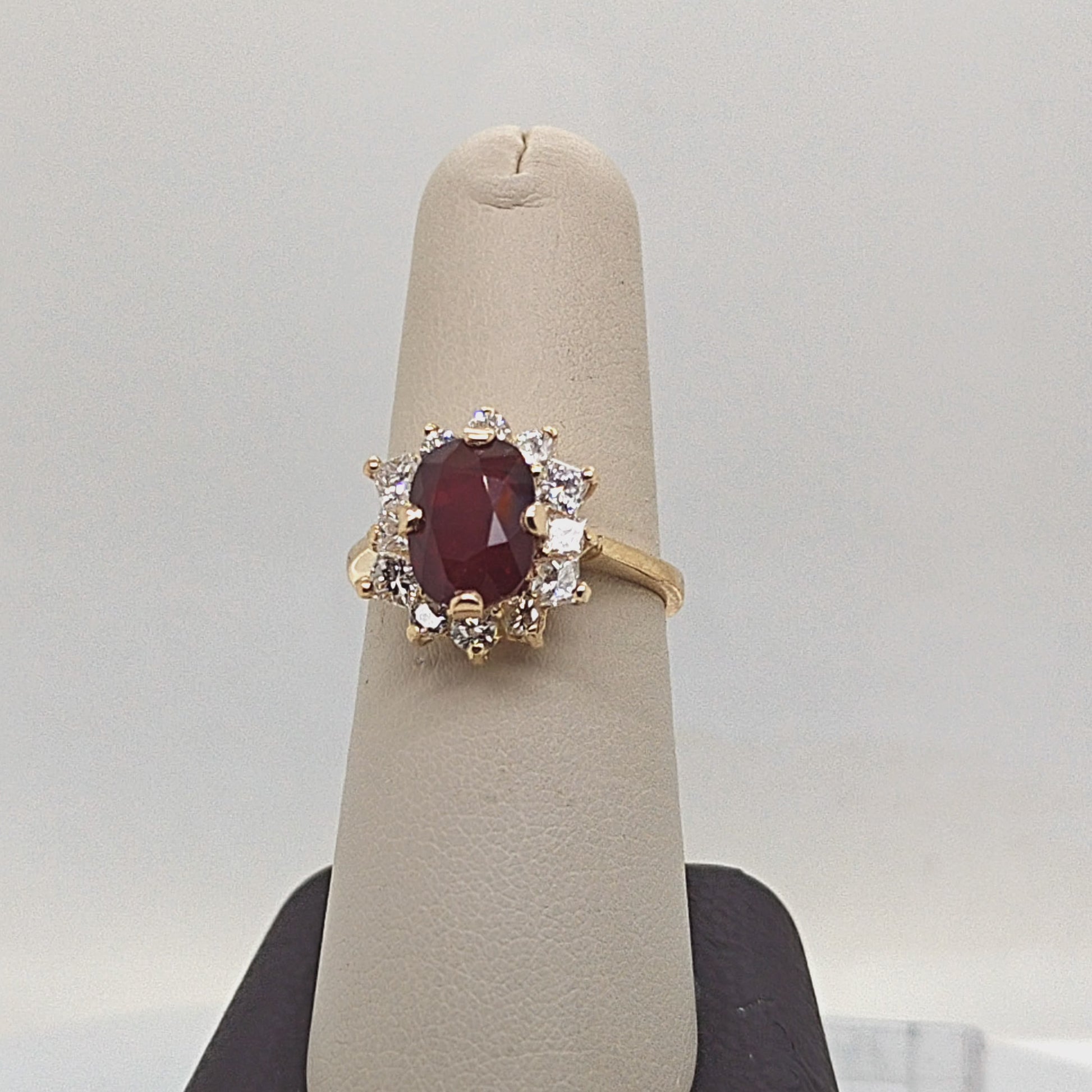 RUBY AND DIAMOND CLUSTER RING YELLOW GOLD