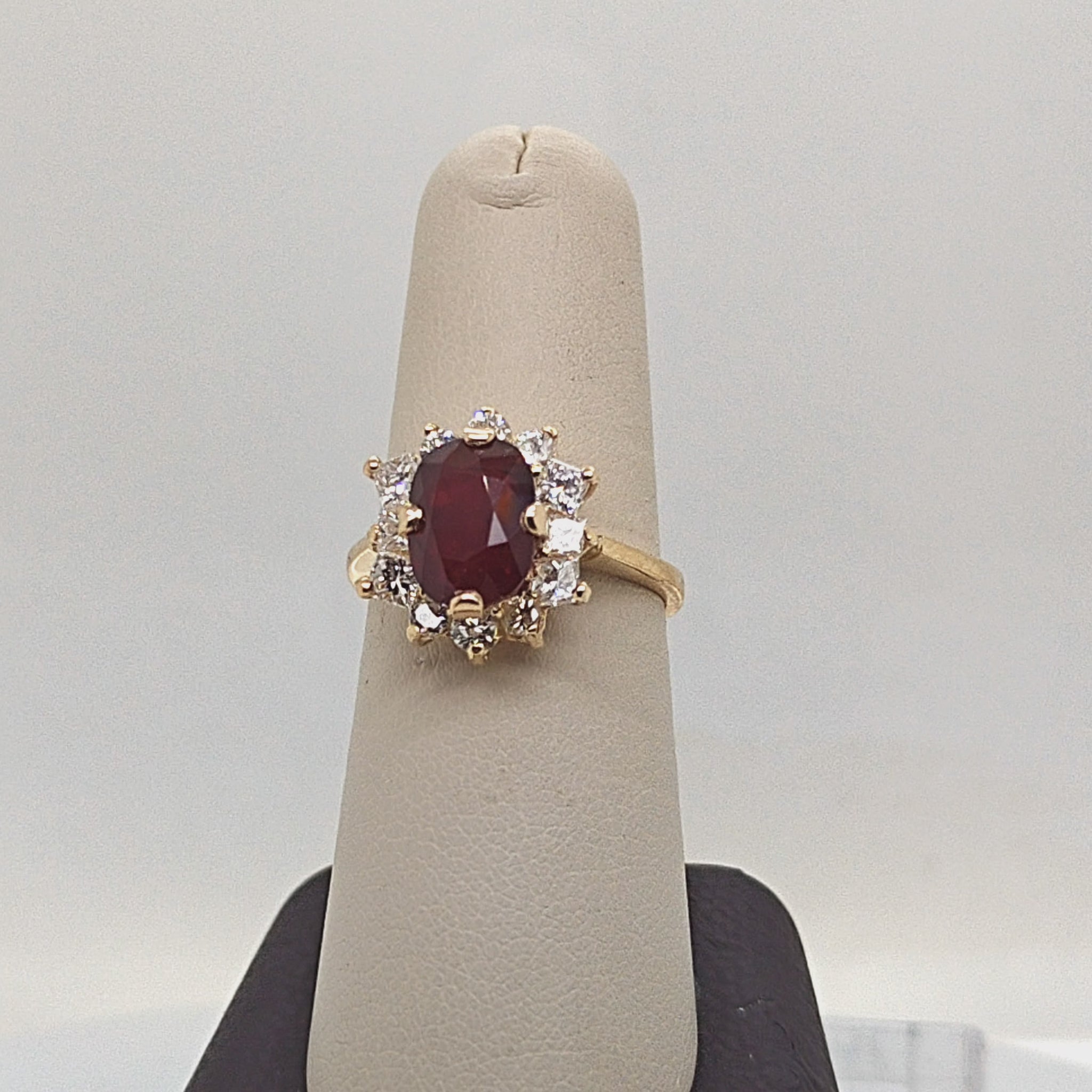 RUBY AND DIAMOND CLUSTER RING YELLOW GOLD