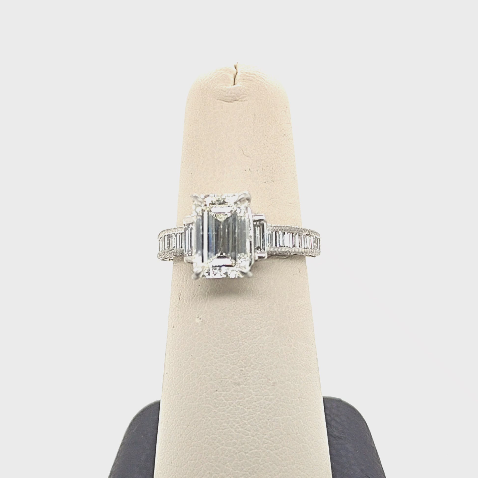 DIAMOND RING 2.66CT EMERALD CUT GIA PLATINUM