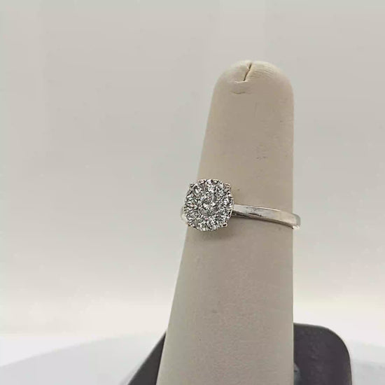 DIAMOND CLUSTER RING 0.75CT WHITE GOLD